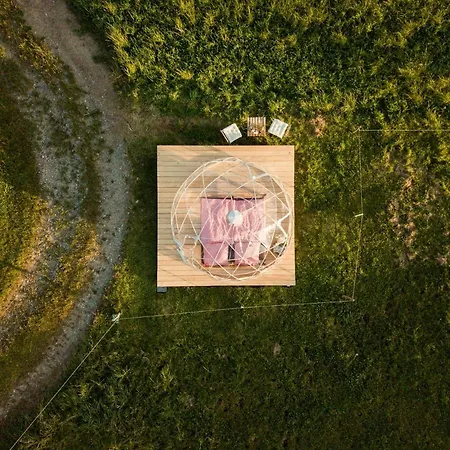 Bubble-suite Mit Blick Auf Die Alpenkette